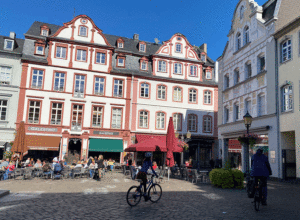 Unterwegs mit dem Fahrrad in der Koblenzer Altstadt